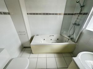 En Suite- click for photo gallery